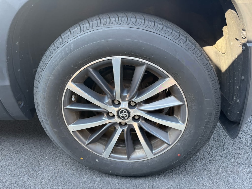 Used 2019 Toyota Highlander XLE SUV