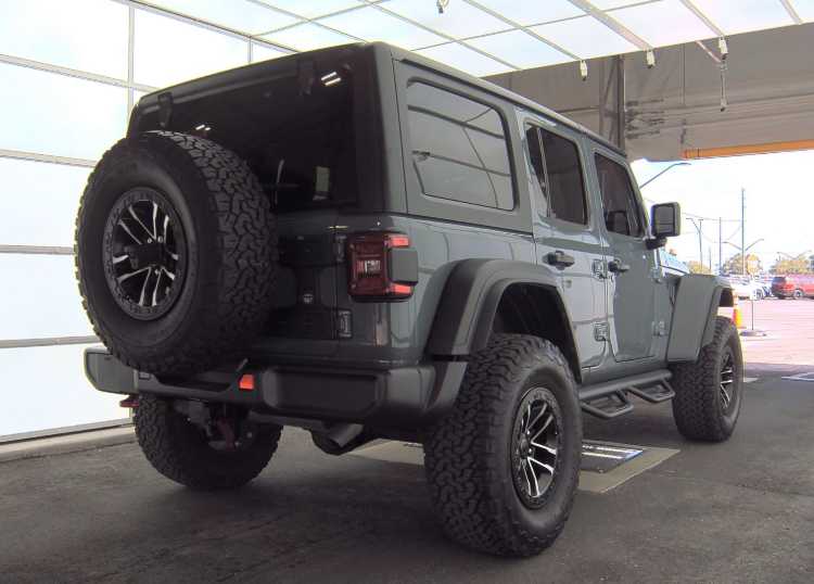 2024 Jeep Wrangler Rubicon photo 3