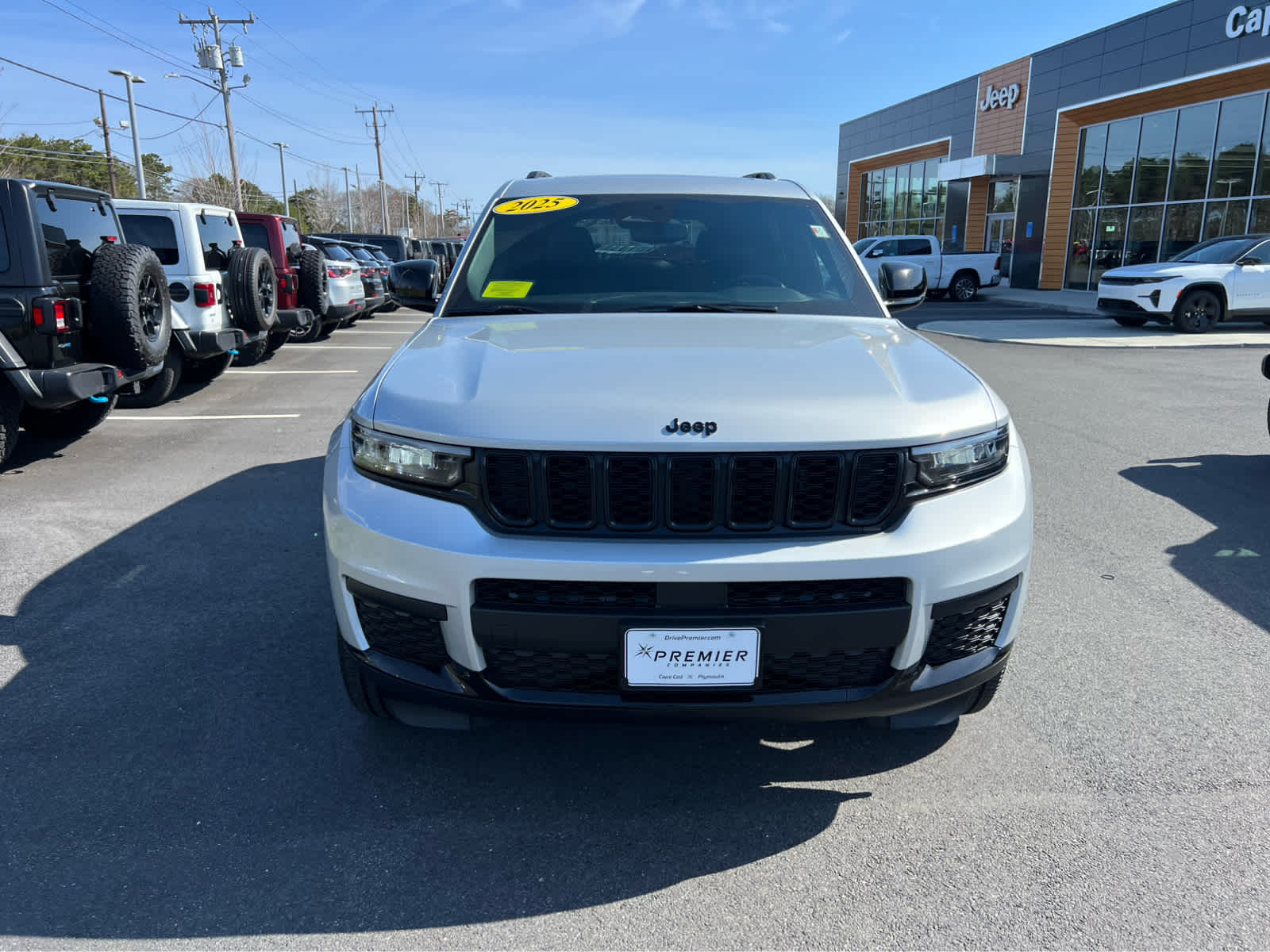 2025 Jeep Grand Cherokee Altitude X photo 2