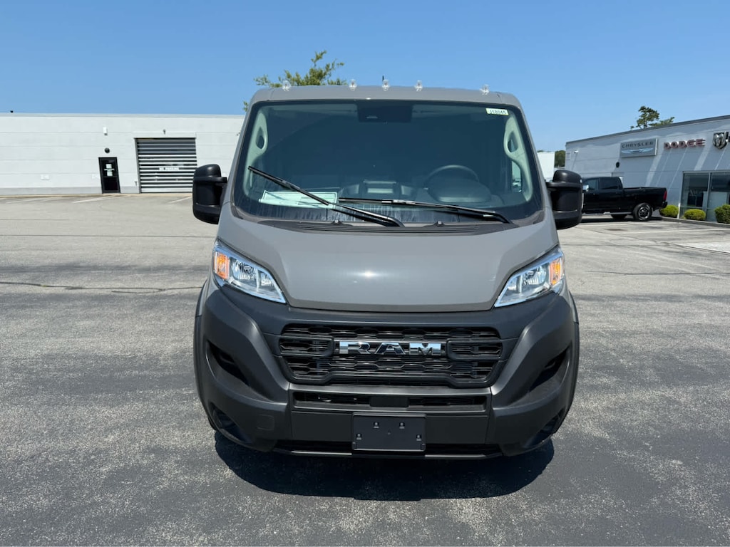 New 2025 Ram ProMaster PROMASTER 1500 TRADESMAN CARGO VAN LOW ROOF 136' W Cargo Van