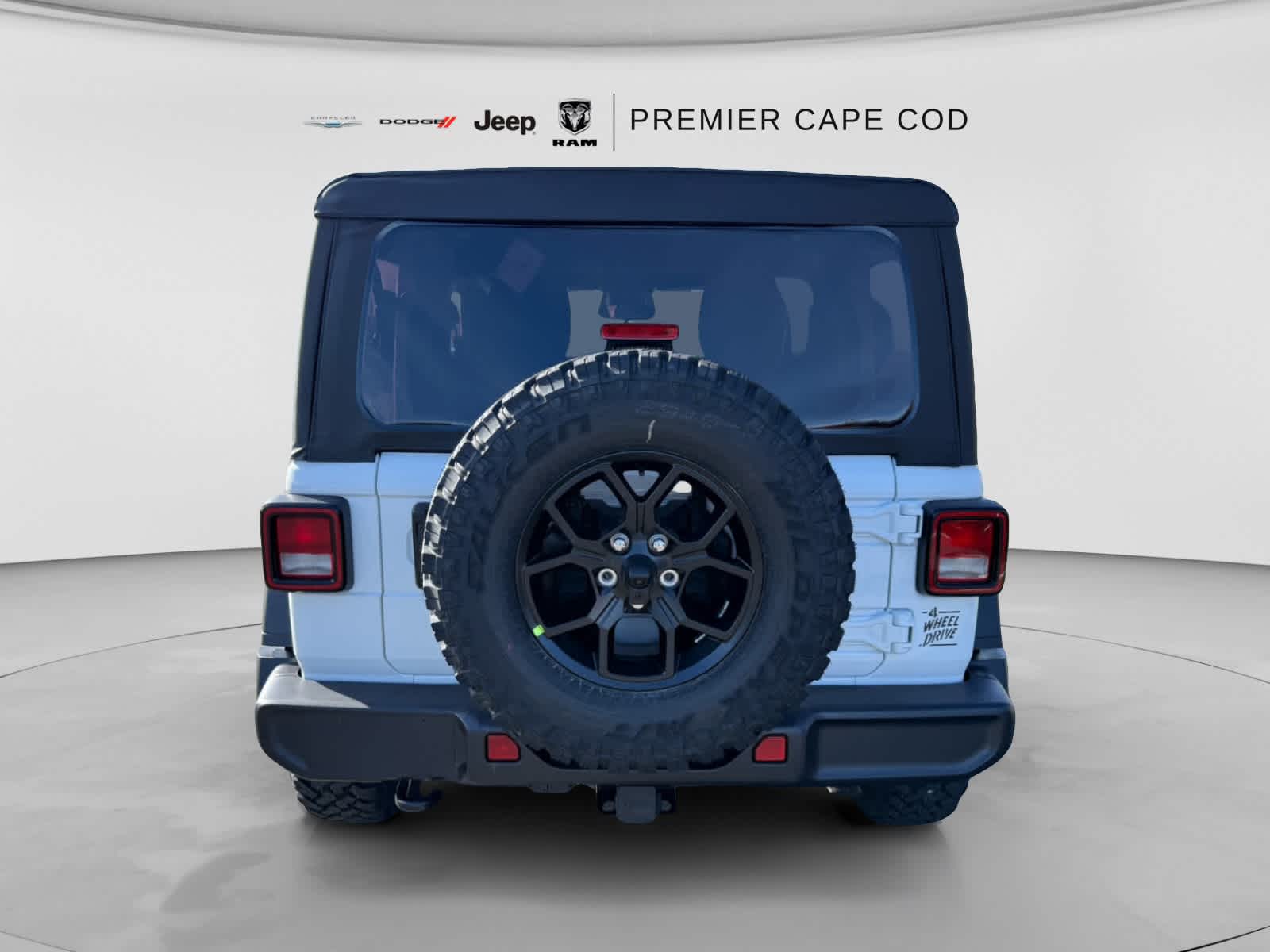 2026 Jeep Wrangler 2-Door Willys - Photo 8