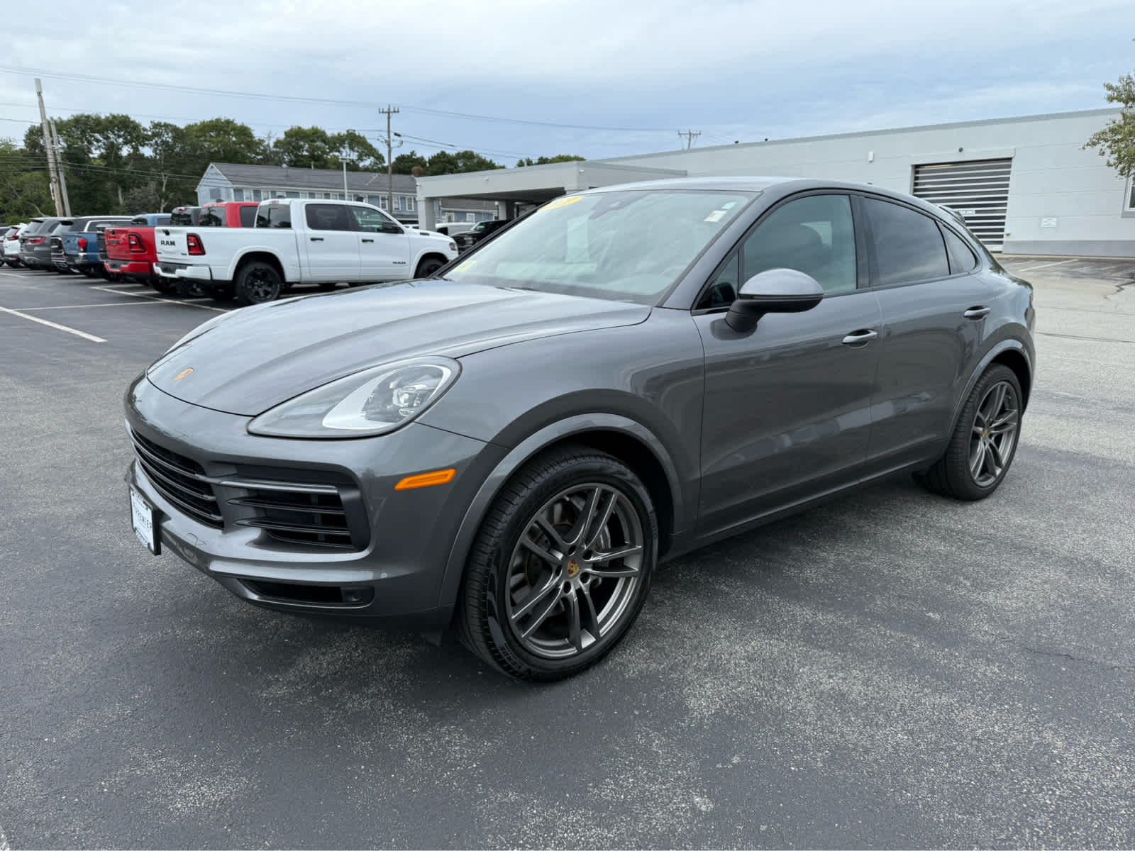 2021 Porsche Cayenne Coupe photo 2
