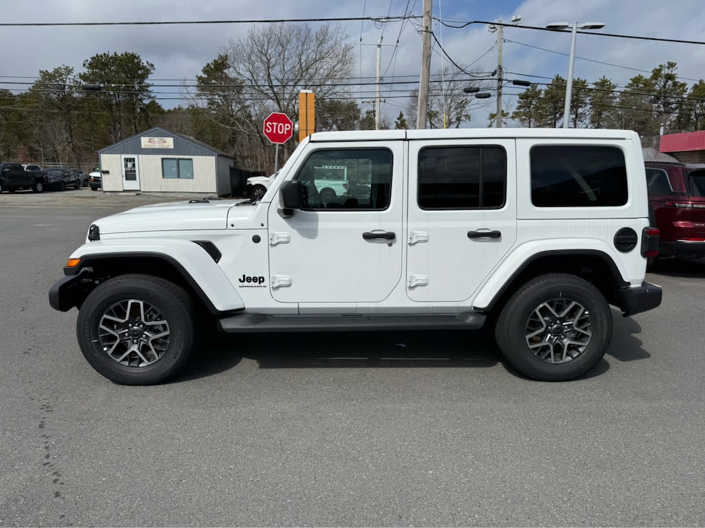New 2026 Jeep Wrangler 4-DOOR SAHARA Sport Utility