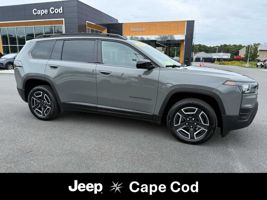 Used 2026 Jeep Cherokee Laredo SUV