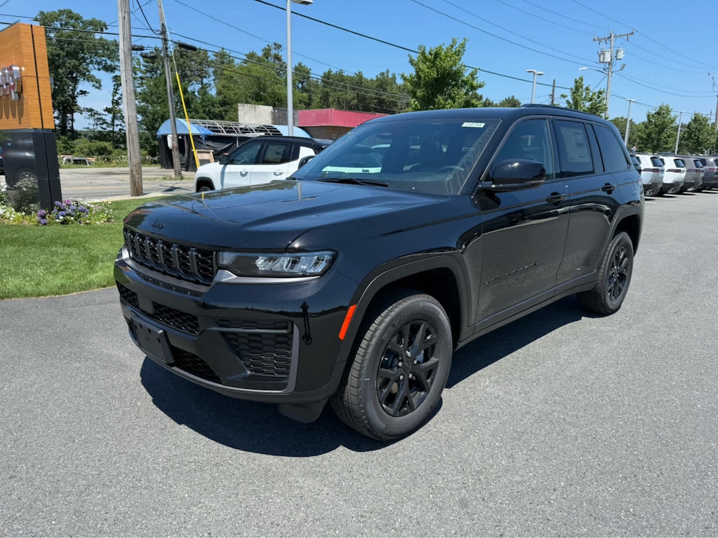 New 2026 Jeep Grand Cherokee LAREDO ALTITUDE 4X4 Sport Utility