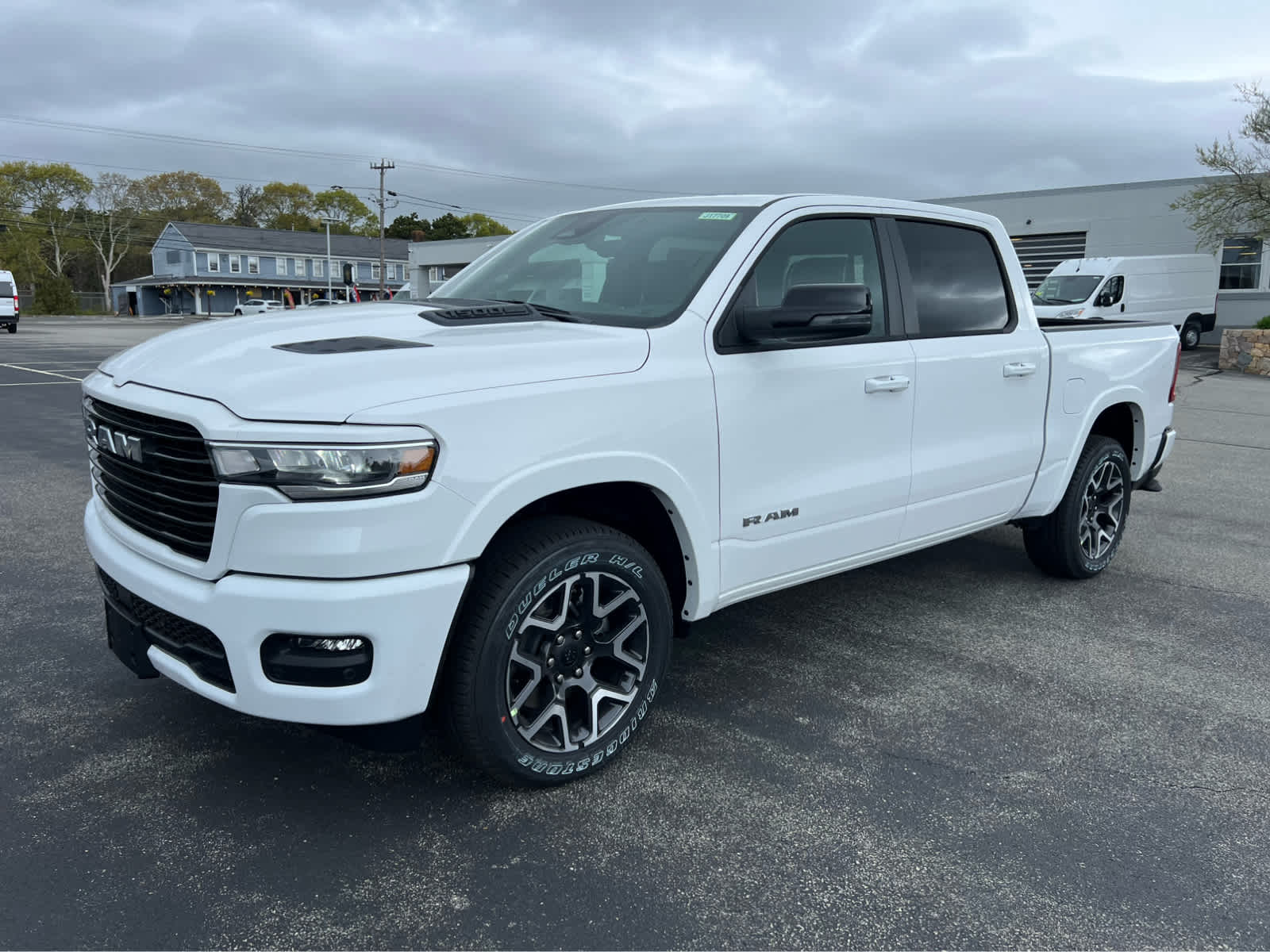 2025 Ram 1500 Laramie photo 3
