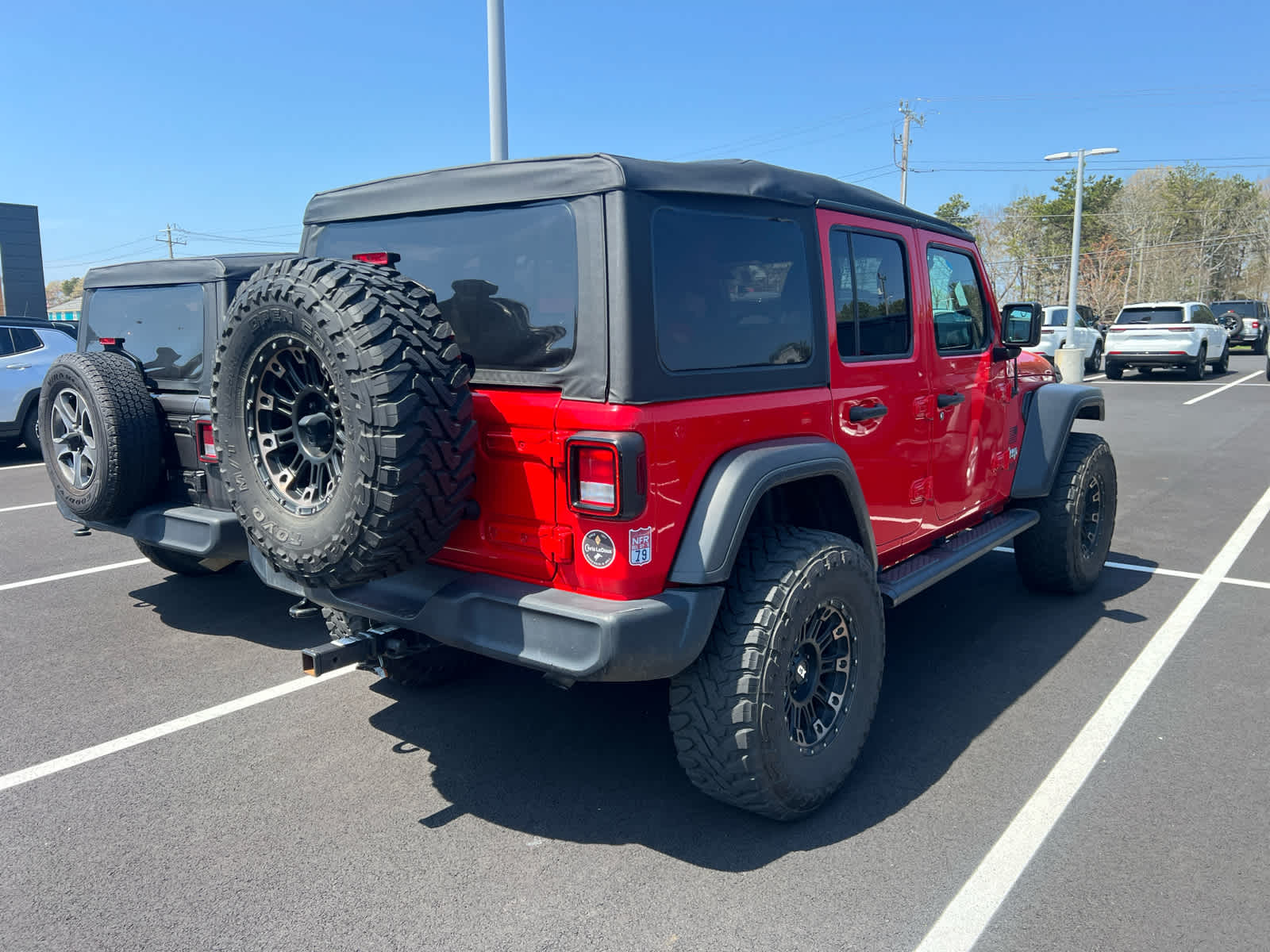 2019 Jeep Wrangler Sport S photo 3