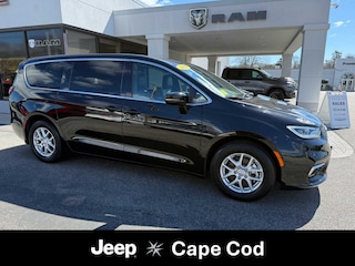 2025 Chrysler Pacifica Select Van Passenger Van