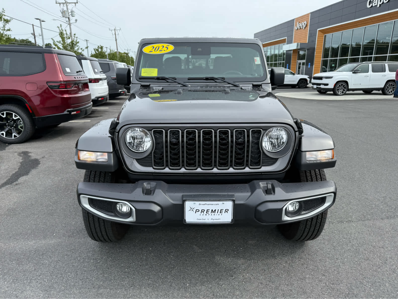 2025 Jeep Gladiator Sport photo 2