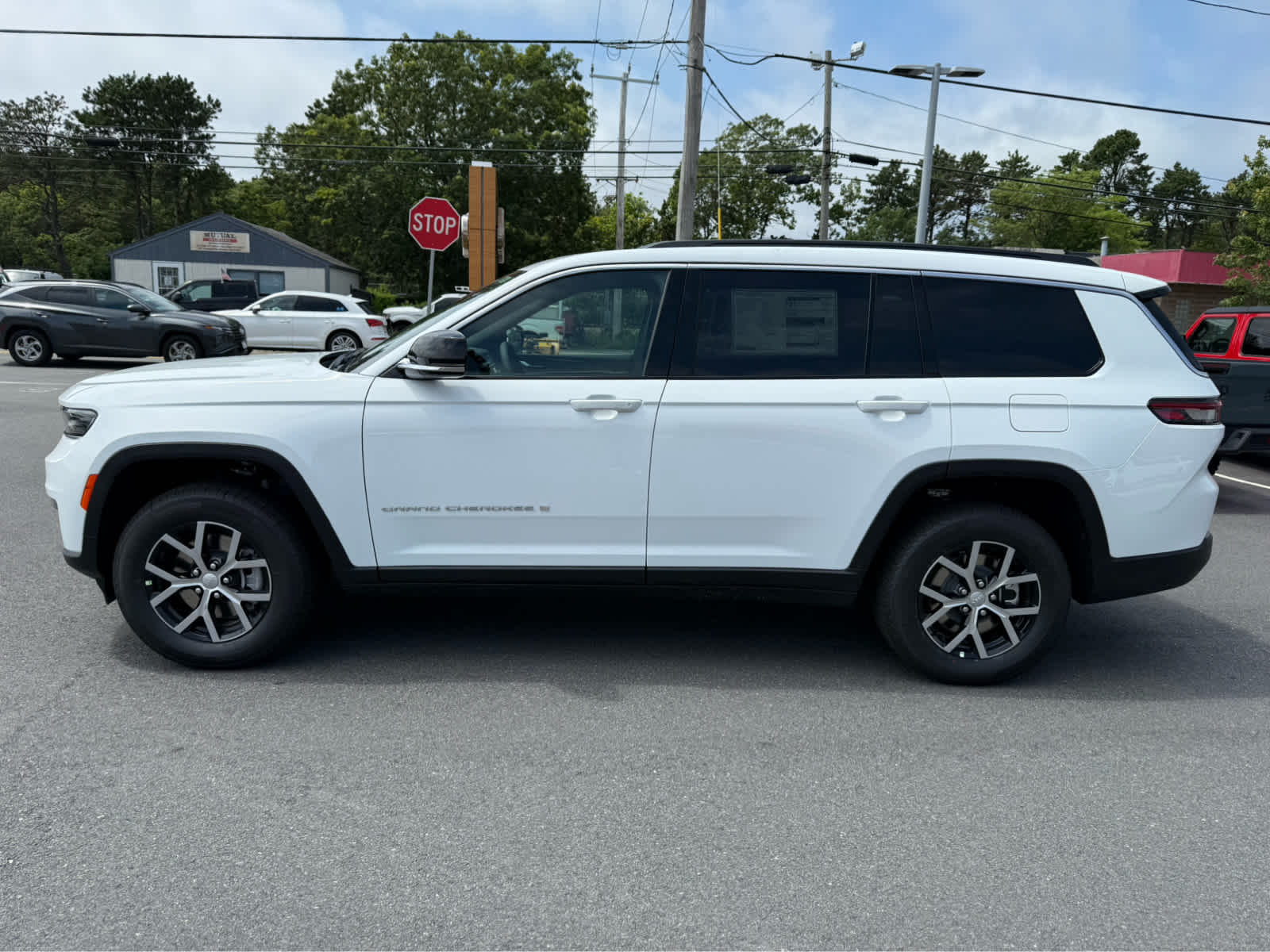 2025 Jeep Grand Cherokee Limited photo 4