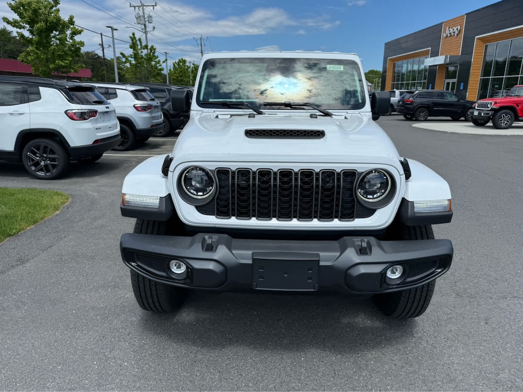 New 2026 Jeep Gladiator SPORT S 4X4 Pickup