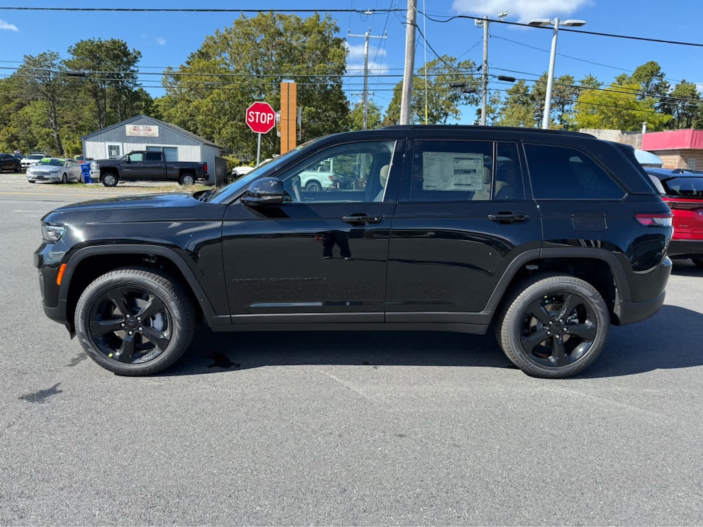 New 2025 Jeep Grand Cherokee LIMITED 4X4 Sport Utility