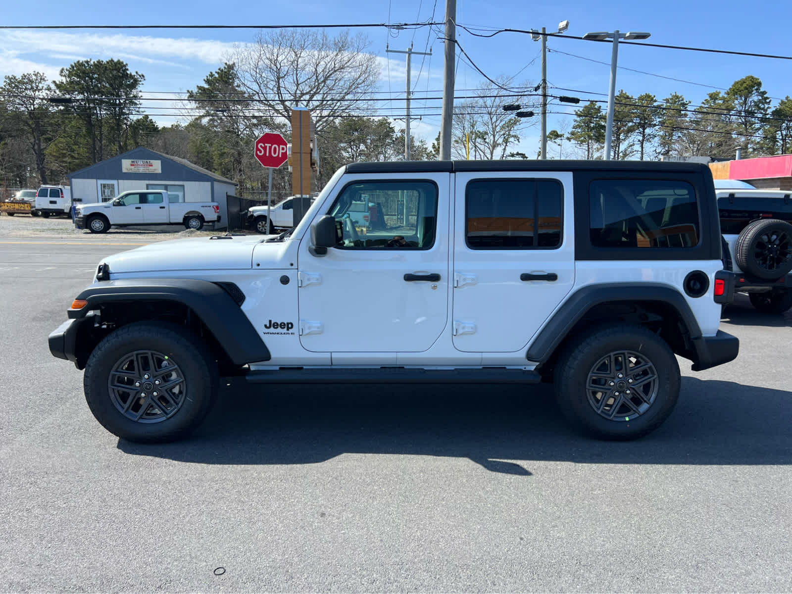 2025 Jeep Wrangler Sport S photo 4