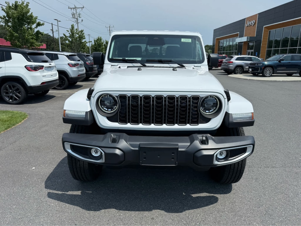 New 2026 Jeep Gladiator SAHARA 4X4 Pickup