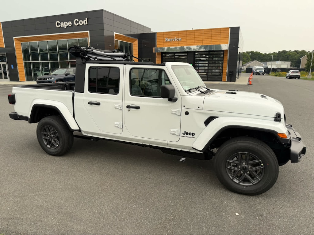New 2026 Jeep Gladiator SPORT S 4X4 Pickup