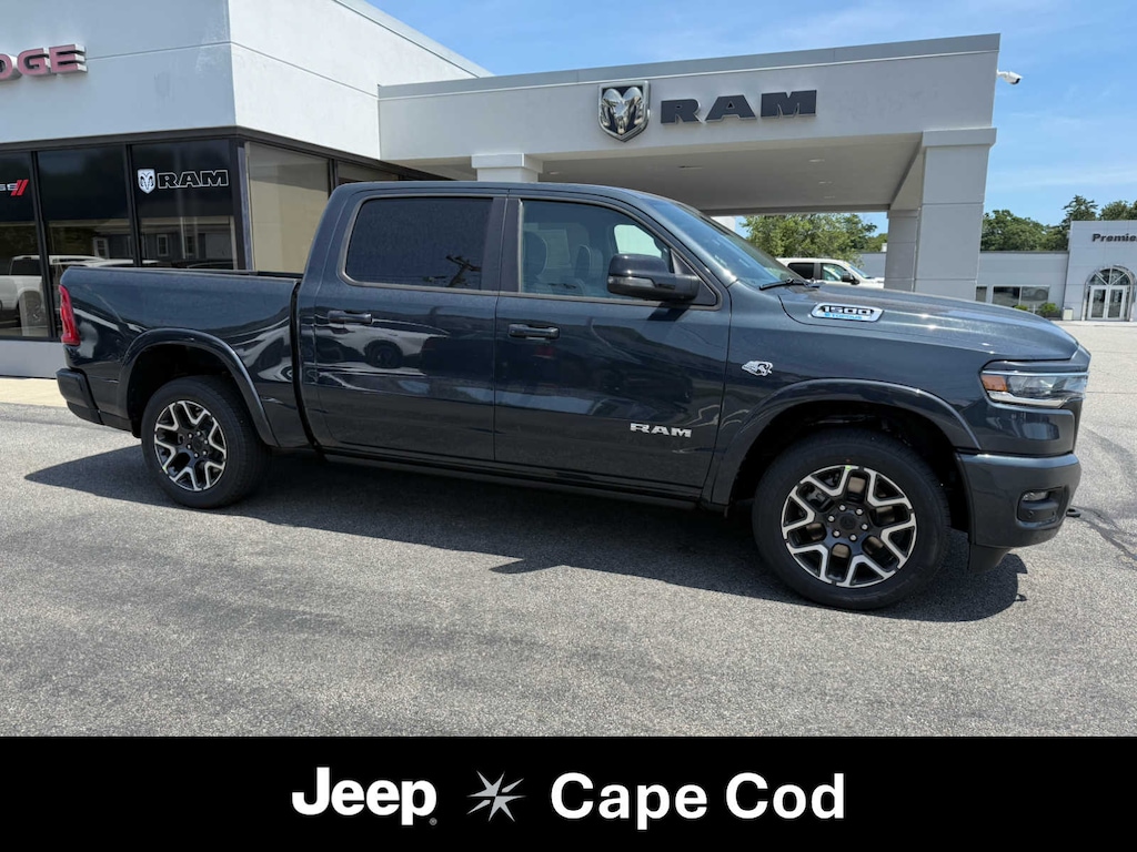 New 2026 Ram 1500 LARAMIE CREW CAB 4X4 5'7 BOX Pickup