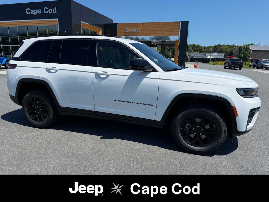 New 2026 Jeep Grand Cherokee LAREDO ALTITUDE 4X4 Sport Utility