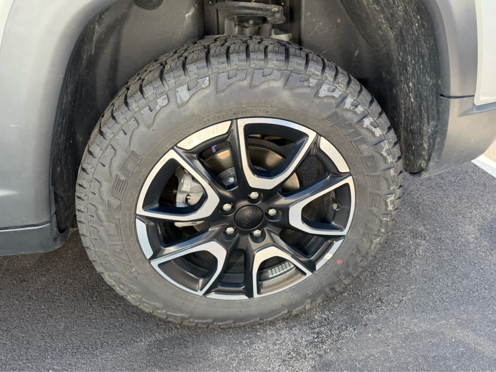 2024 Jeep Compass Trailhawk photo 3
