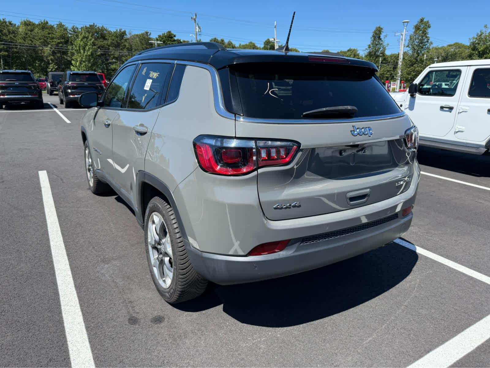 2021 Jeep Compass Limited photo 2