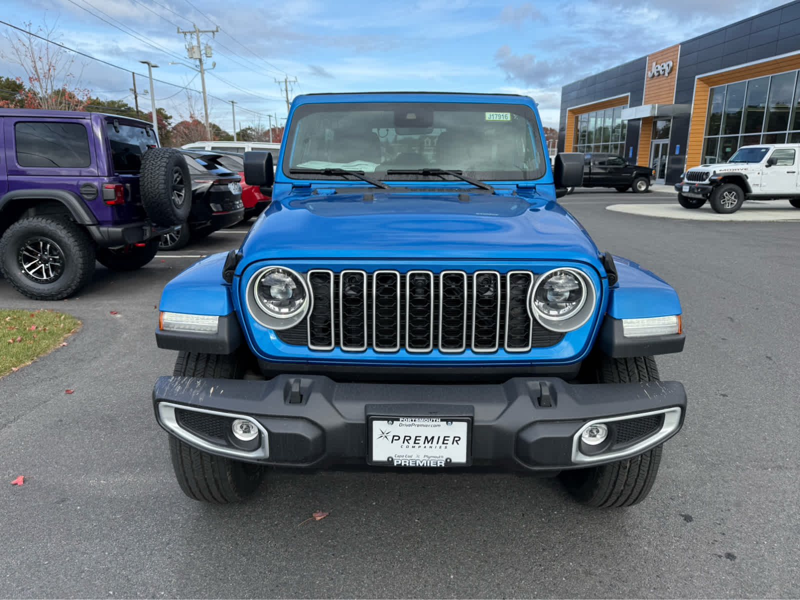 2025 Jeep Wrangler Sahara photo 3