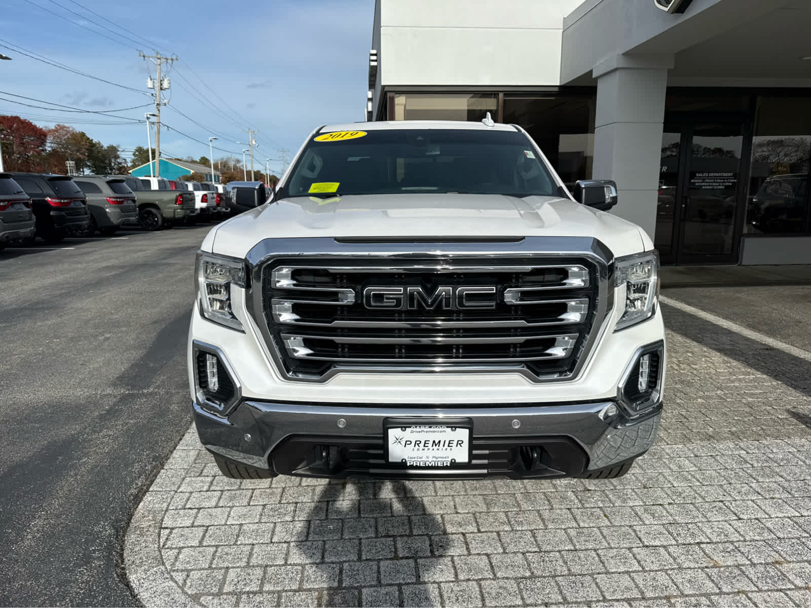 2019 Gmc Sierra 1500 SLT photo 2