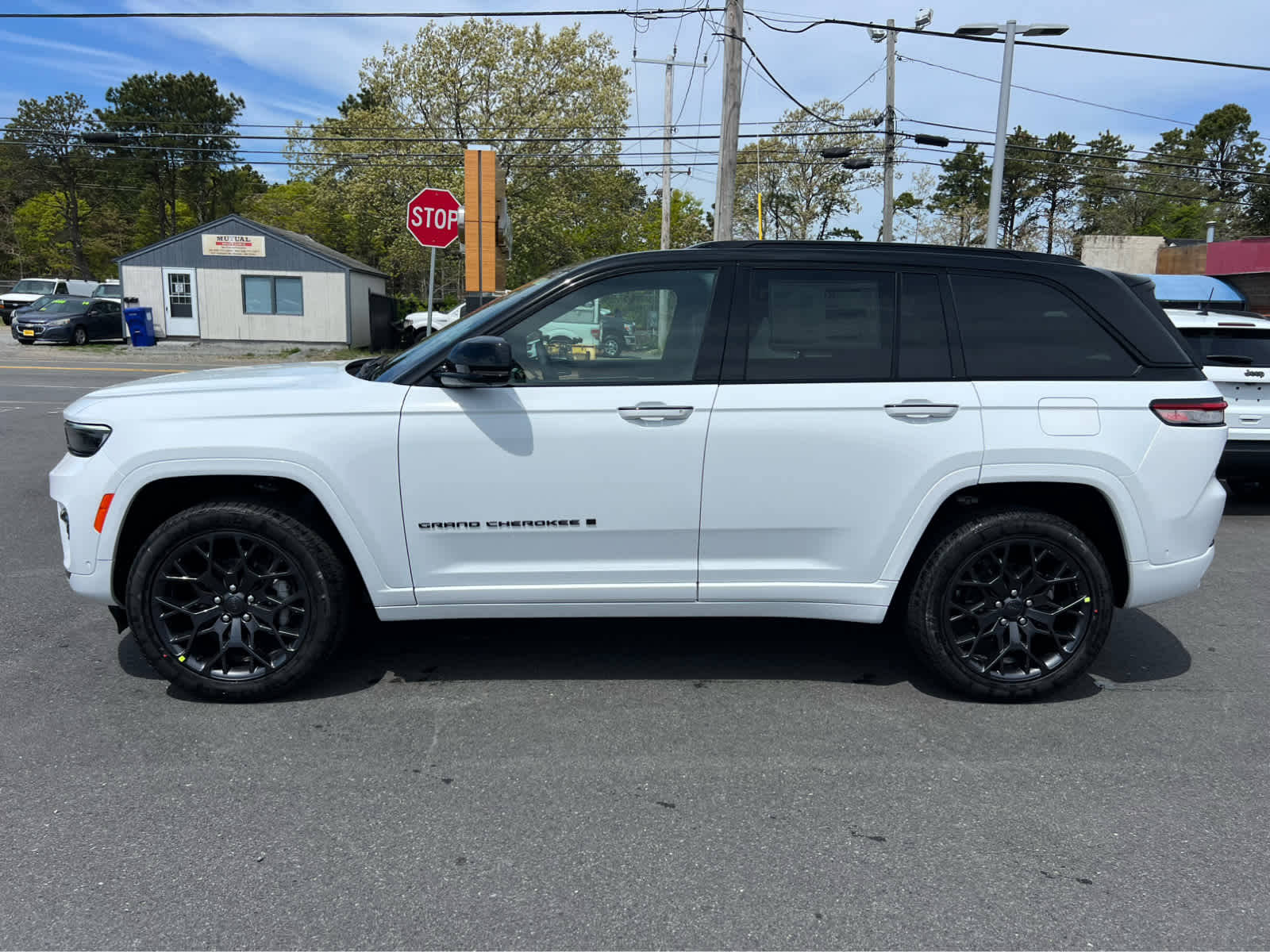 2025 Jeep Grand Cherokee Summit Reserve photo 4