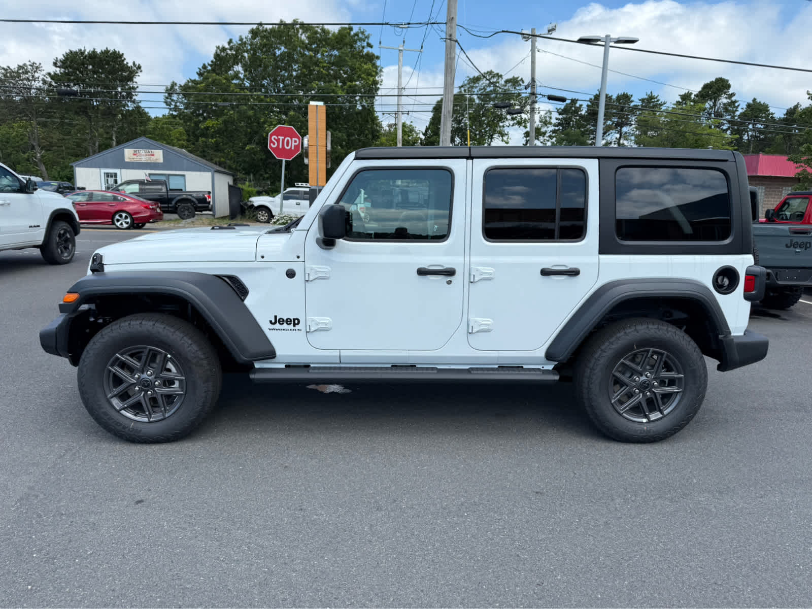 2025 Jeep Wrangler Sport S photo 4