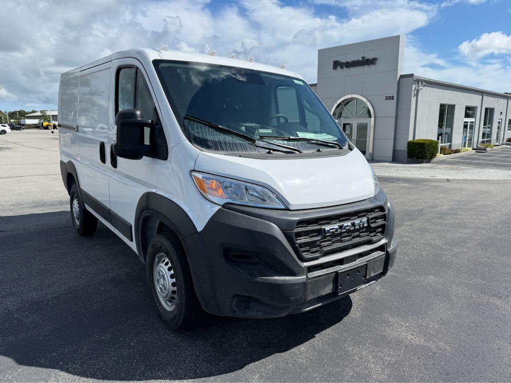 New 2025 Ram ProMaster PROMASTER 1500 TRADESMAN CARGO VAN LOW ROOF 118' W Cargo Van