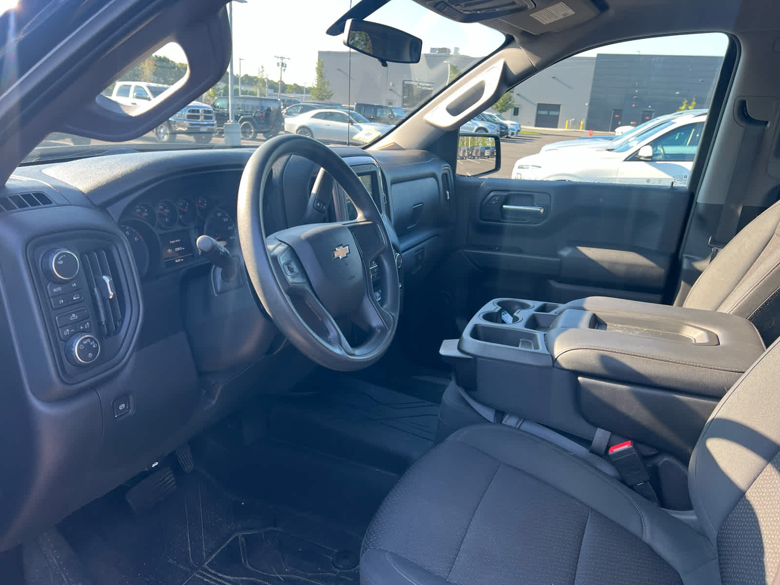 2019 Chevrolet Silverado 1500 Custom photo 3