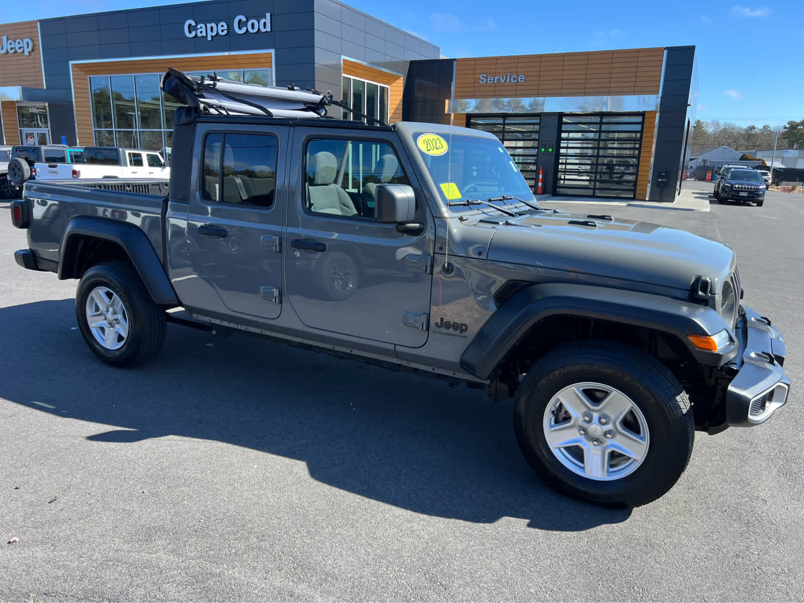 2023 Jeep Gladiator Sport S photo 2