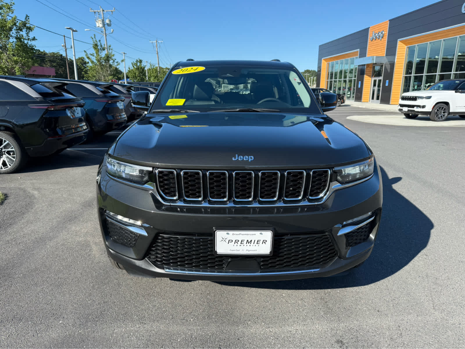 2024 Jeep Cherokee Limited 4xe photo 2