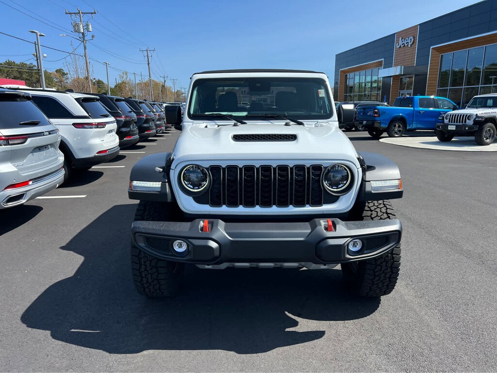 New 2024 Jeep Gladiator MOJAVE 4X4 for Sale Hyannis, MA Premier Cape