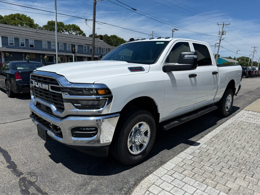 New 2026 Ram 3500 TRADESMAN CREW CAB 4X4 6'4 BOX Pickup