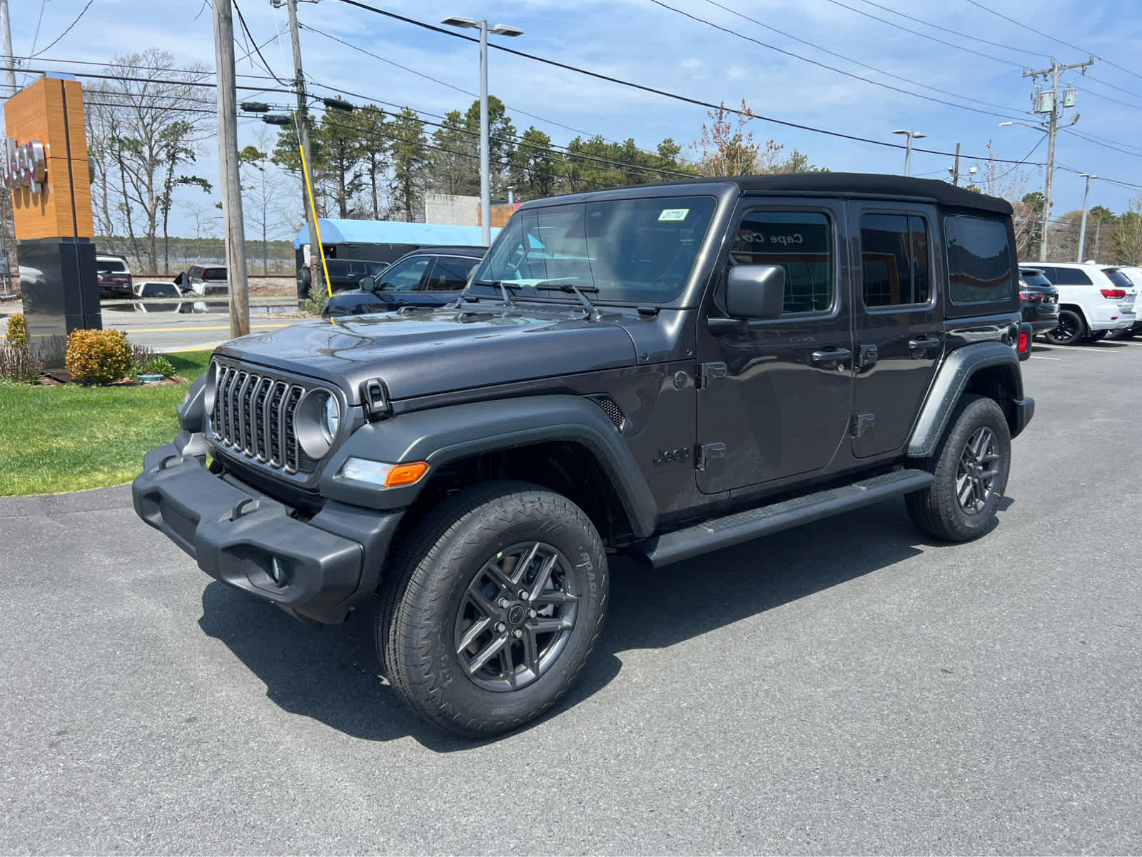 2025 Jeep Wrangler Sport S photo 4