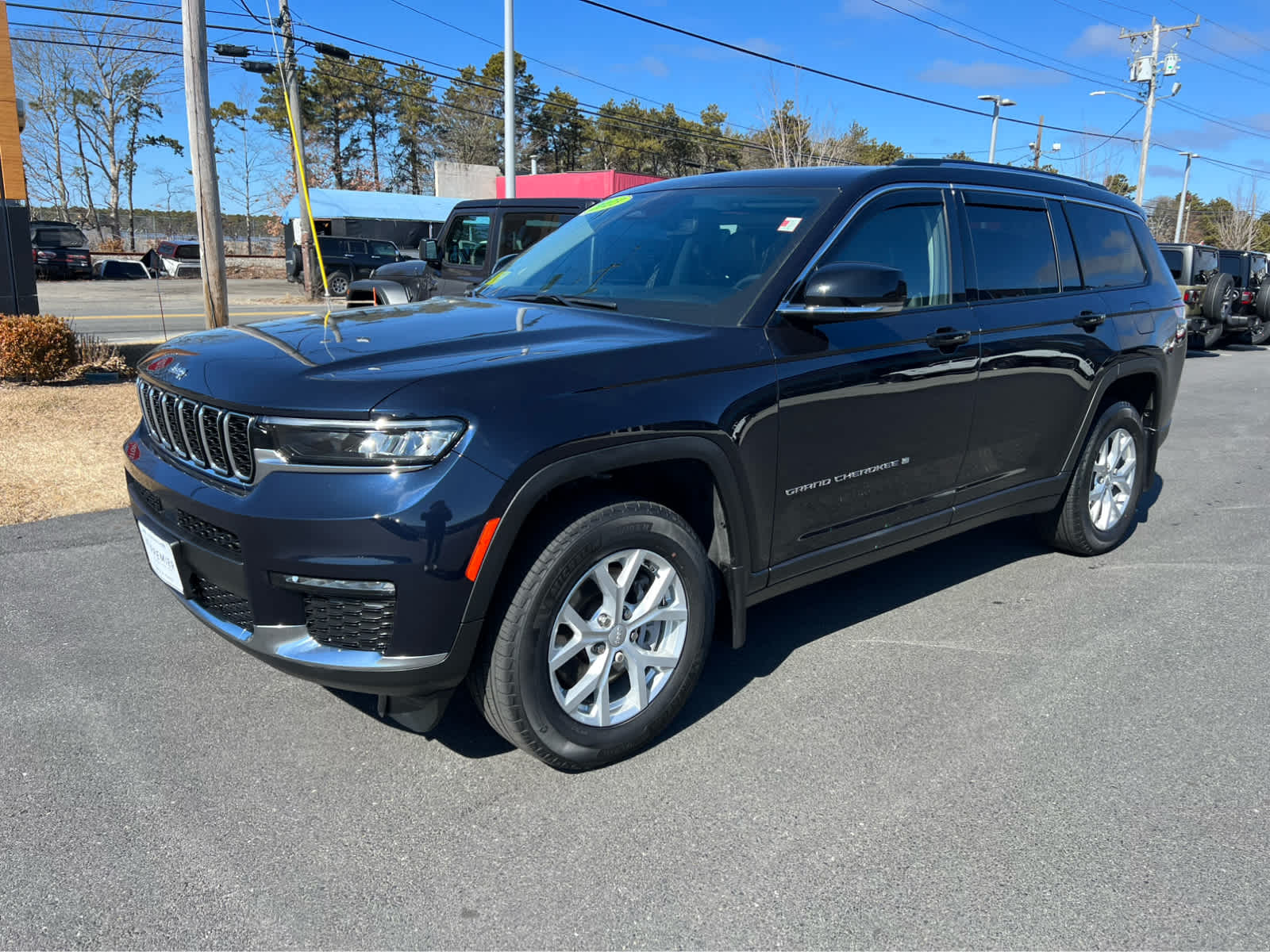 2023 Jeep Grand Cherokee L photo 3