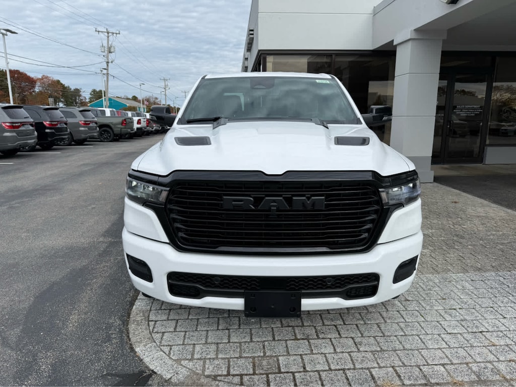 New 2026 Ram 1500 LARAMIE CREW CAB 4X4 5'7 BOX Pickup