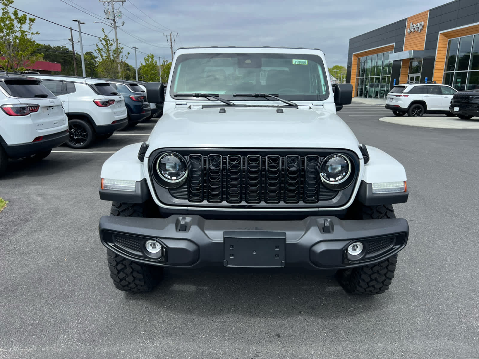 2025 Jeep Gladiator Willys photo 2