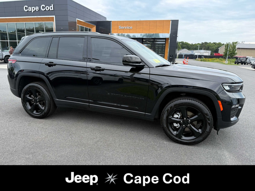 Used 2023 Jeep Grand Cherokee Limited SUV
