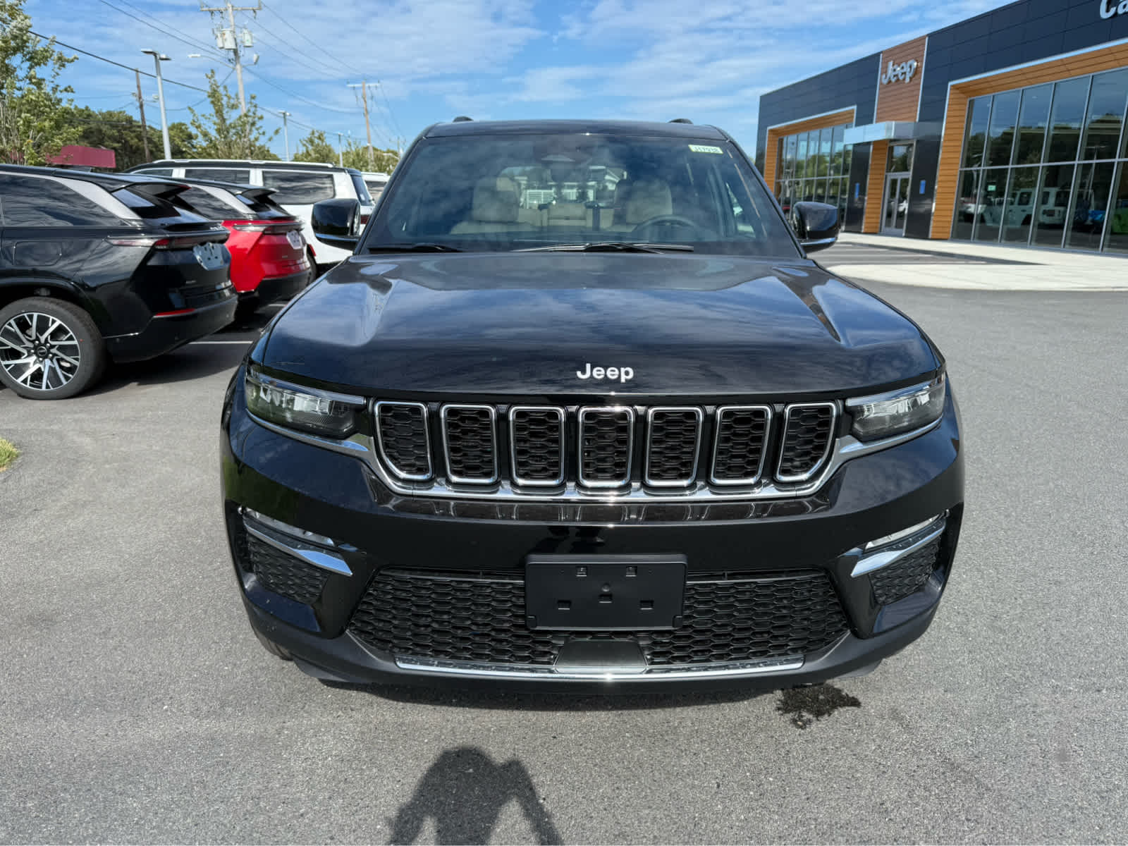 2025 Jeep Grand Cherokee Limited photo 2
