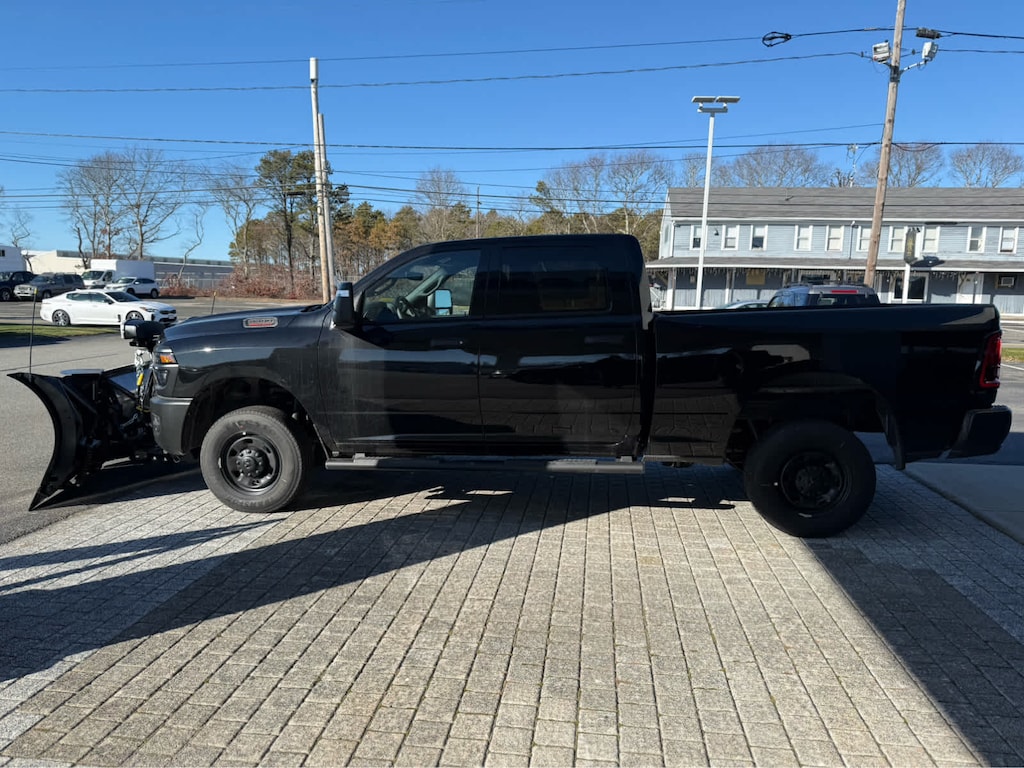New 2026 Ram 2500 TRADESMAN CREW CAB 4X4 6'4 BOX Pickup