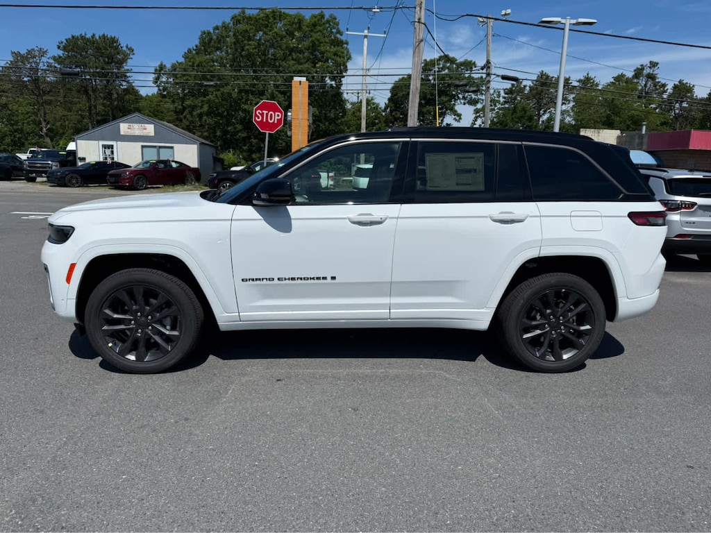 New 2026 Jeep Grand Cherokee LIMITED RESERVE 4X4 Sport Utility