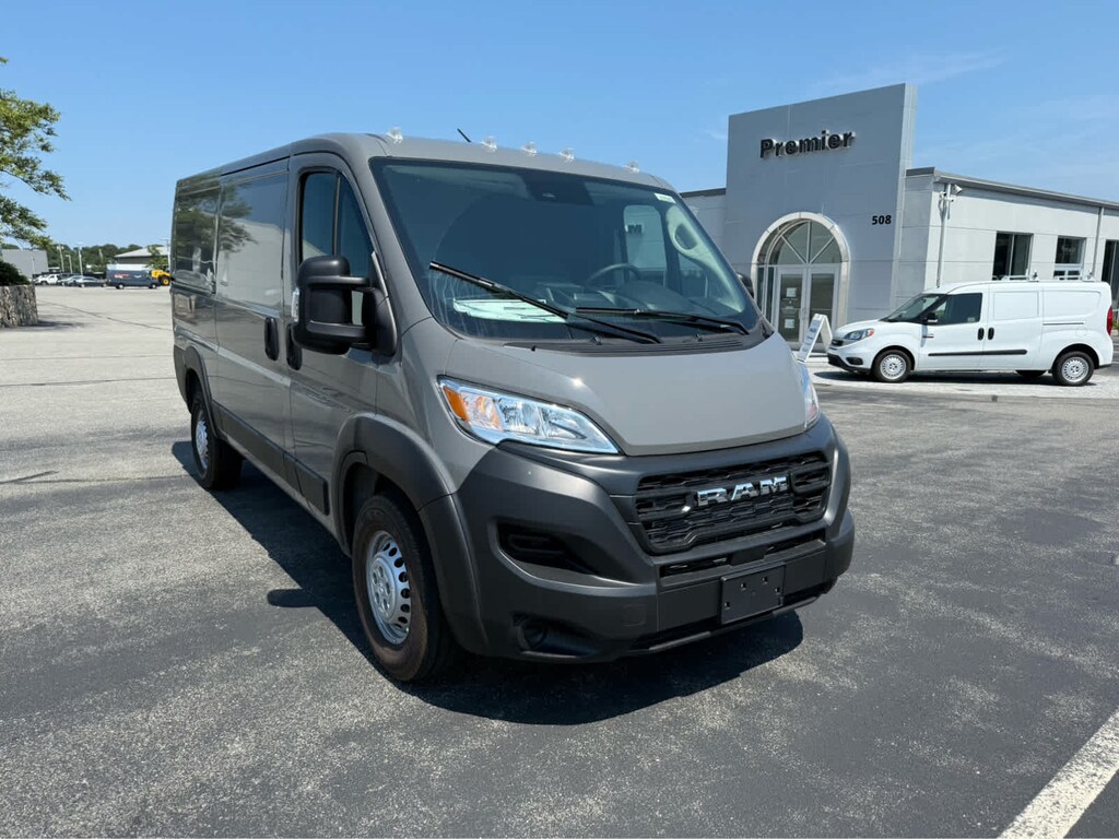 New 2025 Ram ProMaster PROMASTER 1500 TRADESMAN CARGO VAN LOW ROOF 136' W Cargo Van