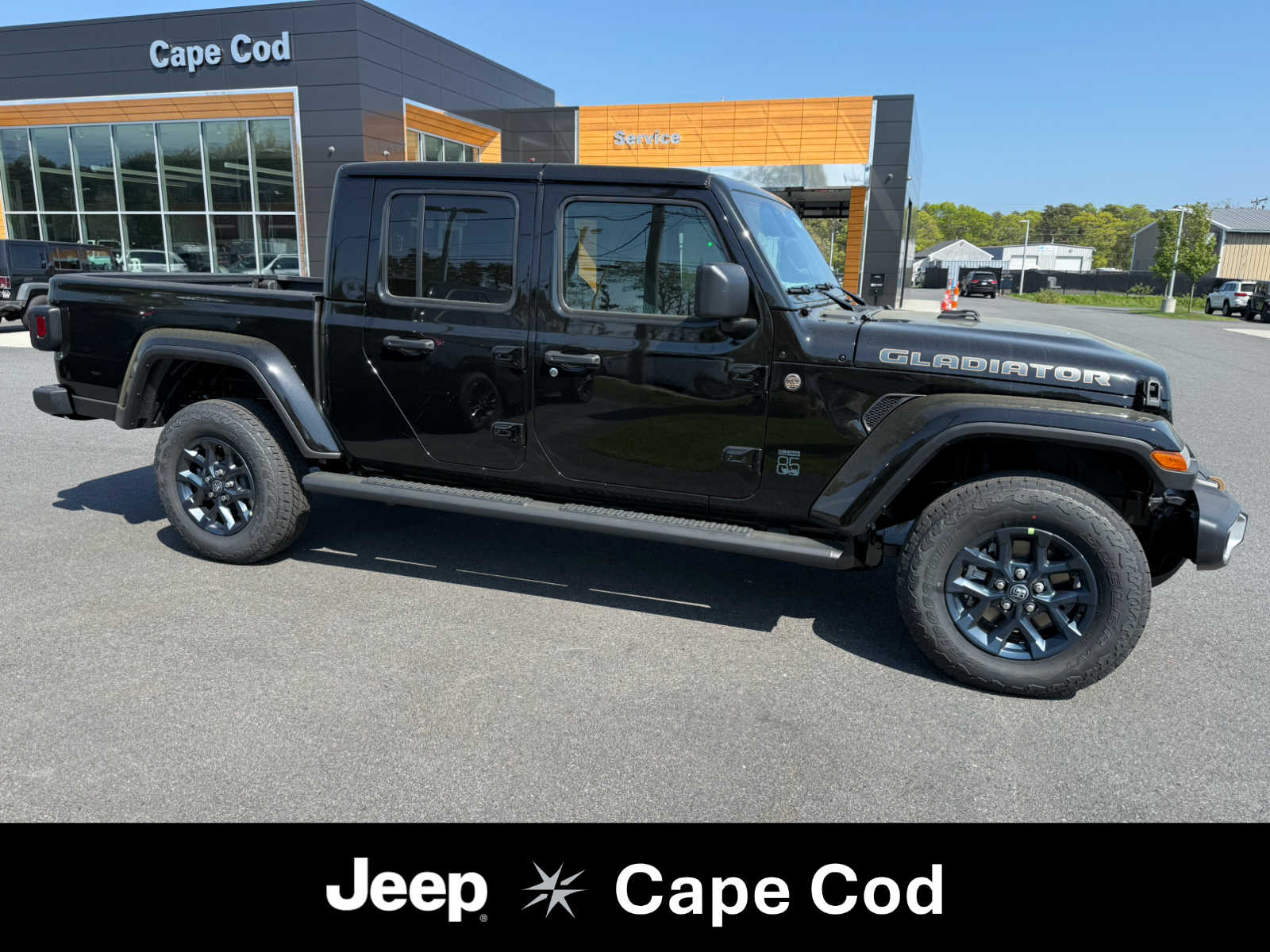 2026 Jeep Gladiator 85th Anniversary Edition Auto's photo
