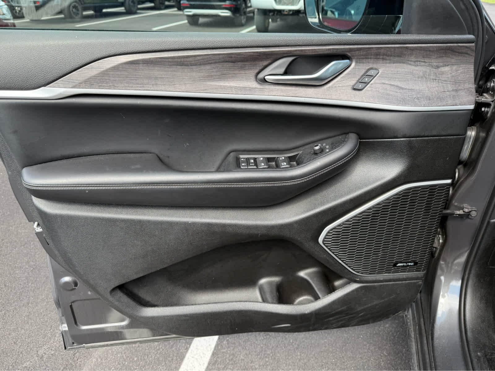 2023 Jeep Cherokee 4xe photo 3