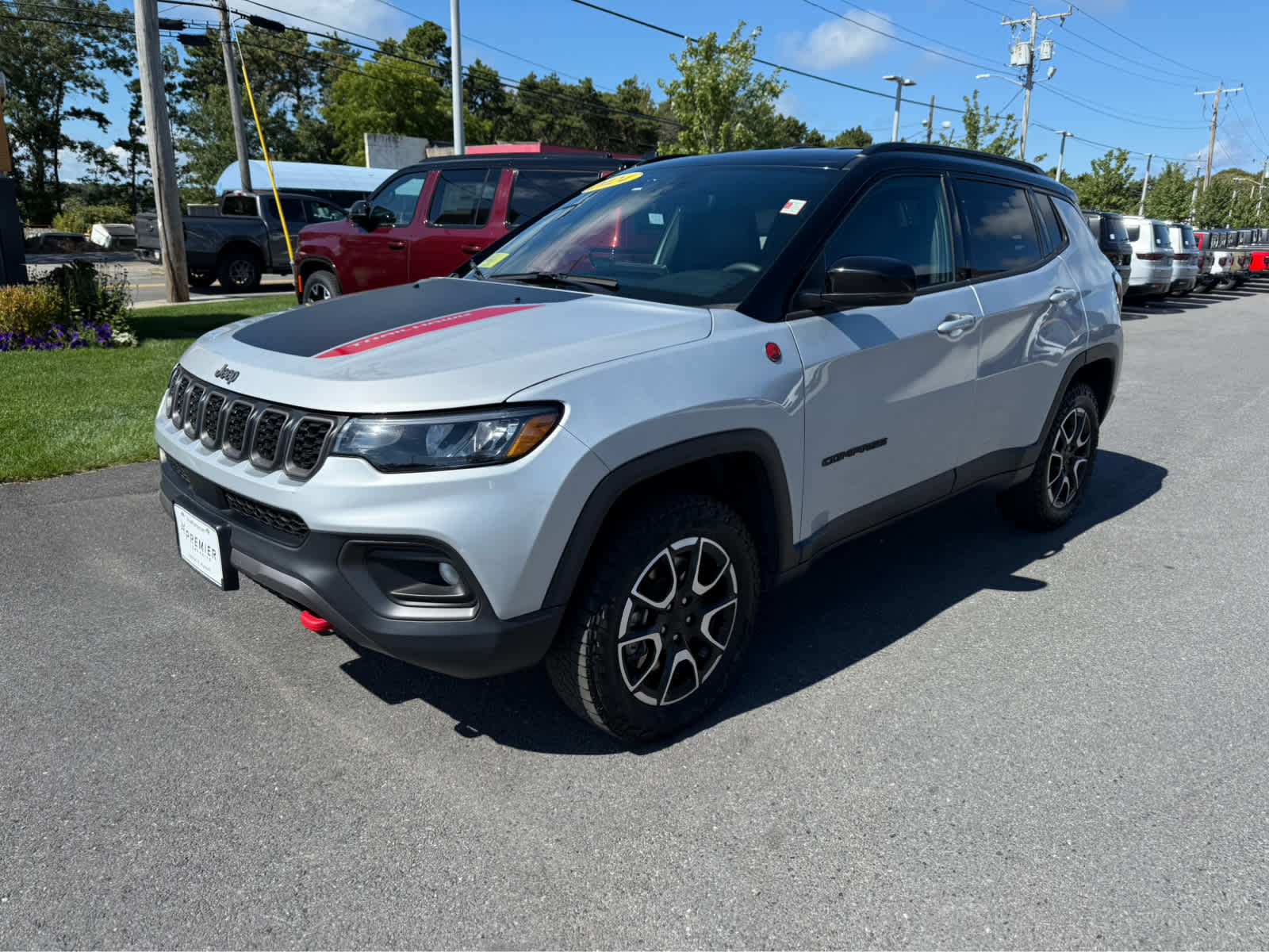 2024 Jeep Compass Trailhawk photo 3
