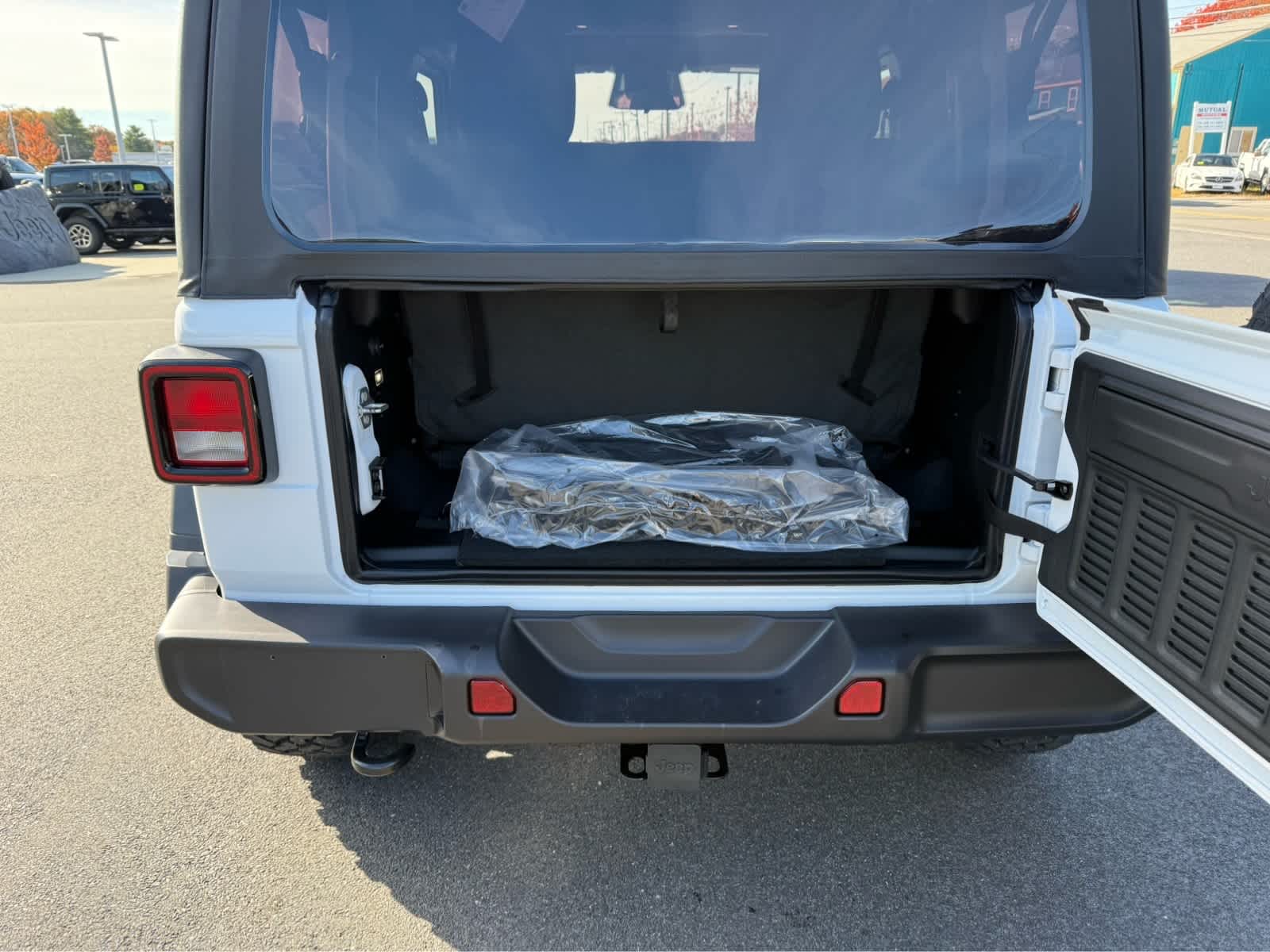 2026 Jeep Wrangler 2-Door Willys - Photo 9