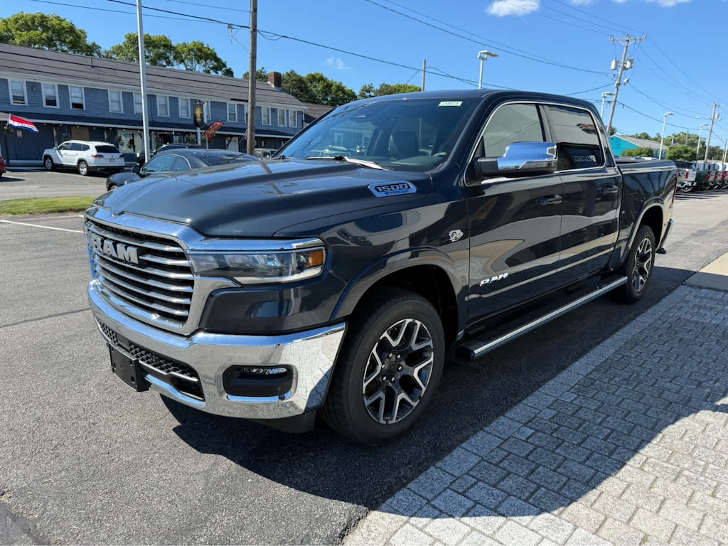 New 2026 Ram 1500 LARAMIE CREW CAB 4X4 5'7 BOX Pickup