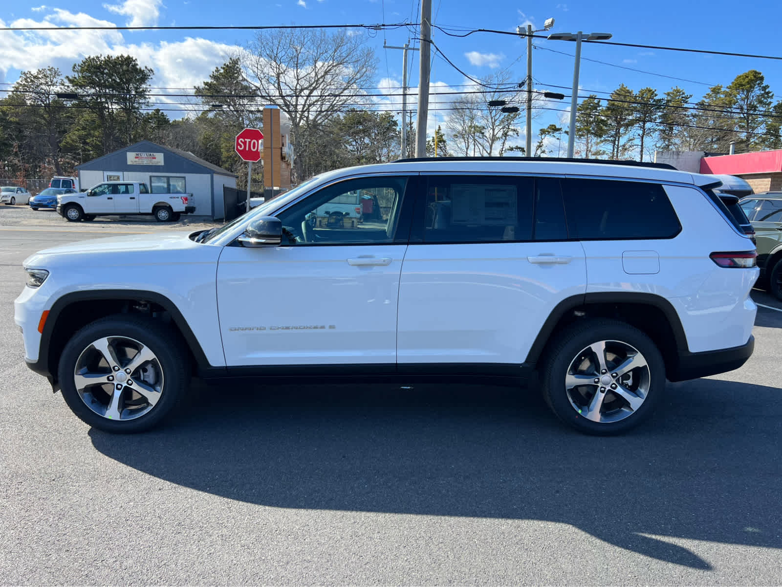 2025 Jeep Grand Cherokee Limited photo 4