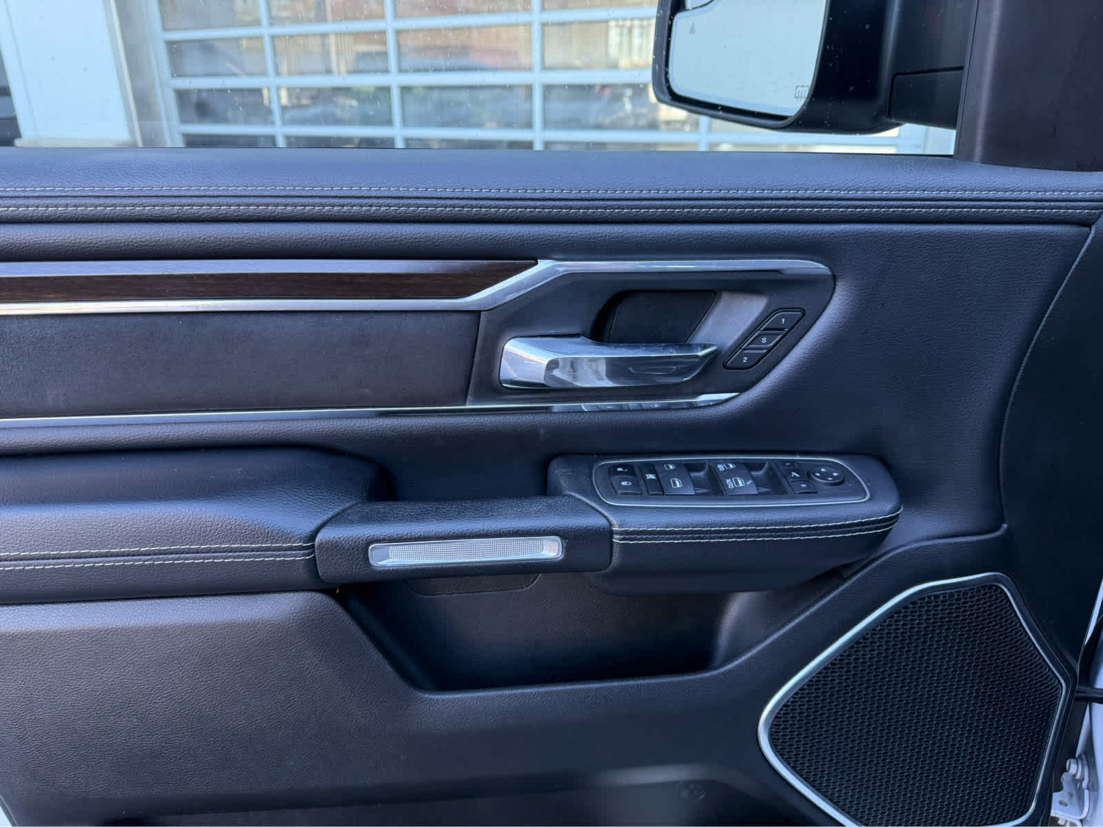 2022 Ram 1500 Laramie photo 2