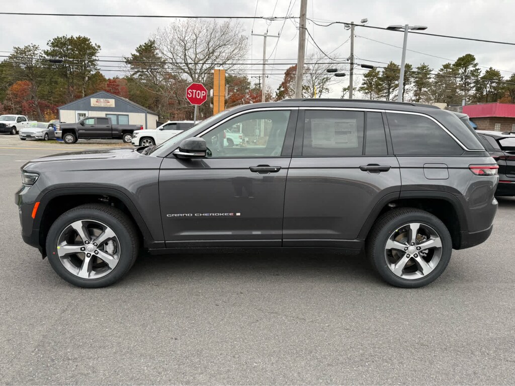 New 2025 Jeep Grand Cherokee LIMITED 4X4 Sport Utility